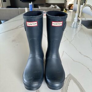 Hunter Navy original Short Boot size 8